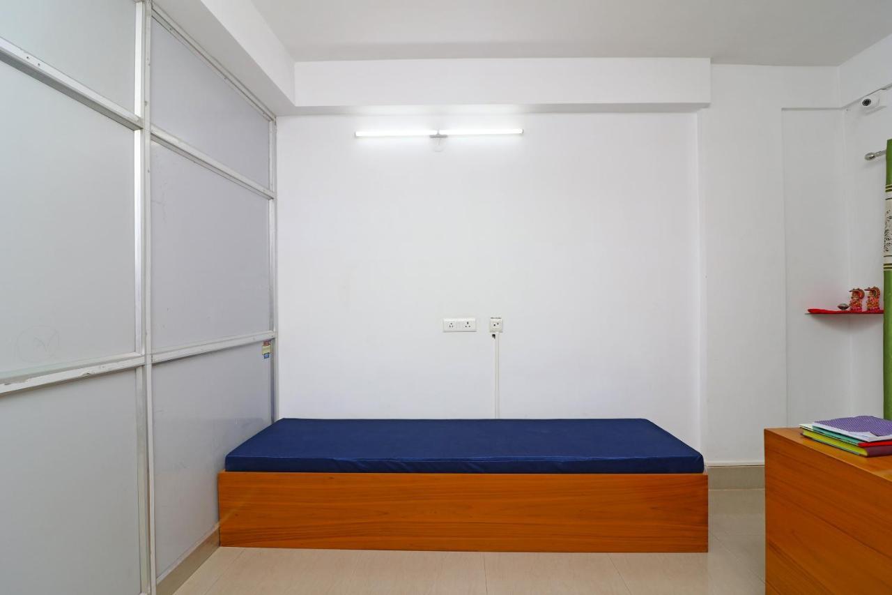 Oyo 30269 Amar Raj Inn Колката Екстериор снимка