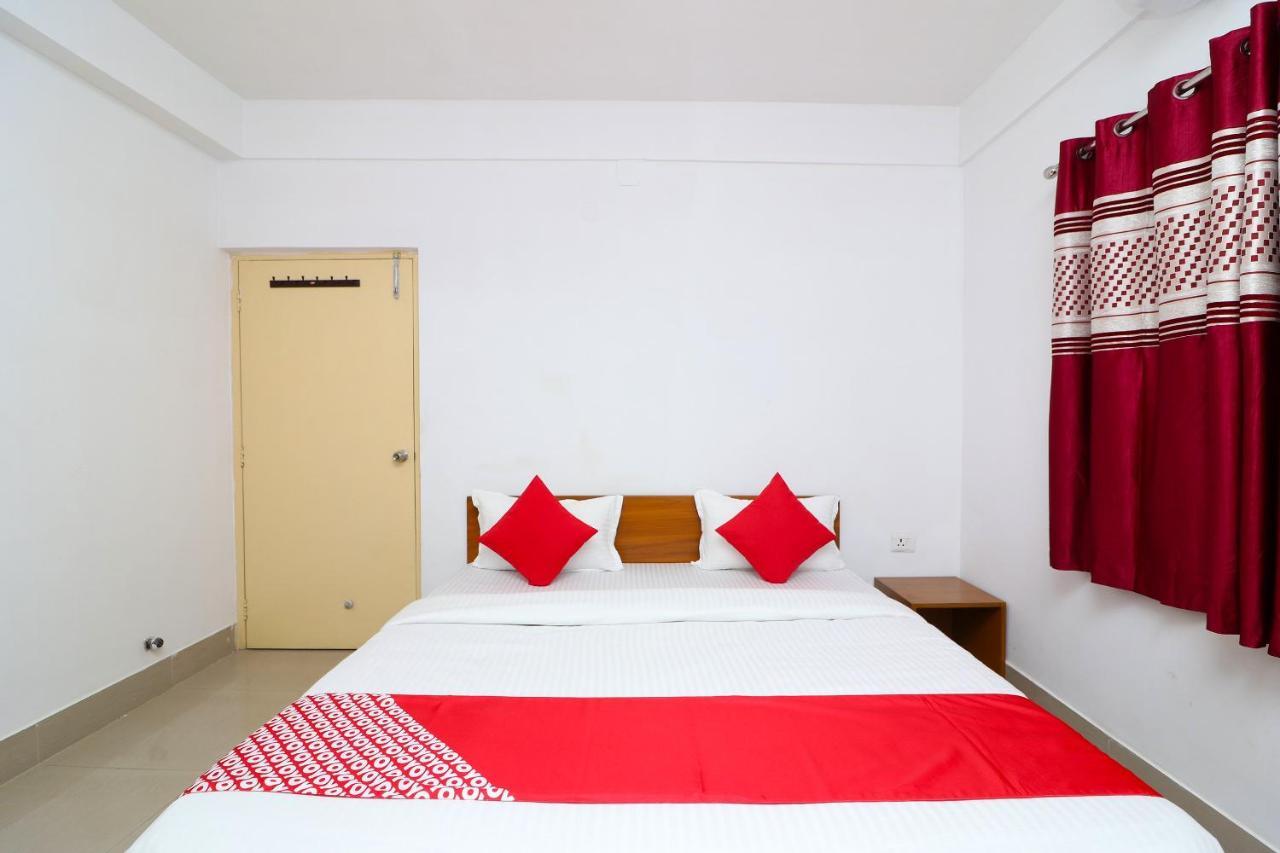 Oyo 30269 Amar Raj Inn Колката Екстериор снимка